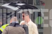 乐鱼体育官方网站-西媒：莱万已返回巴塞罗那，他已经收到了俱乐部的续约报价
